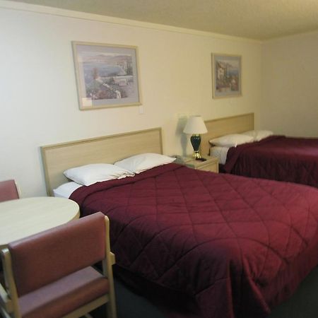 Austin Town Inn Austintown Eksteriør billede