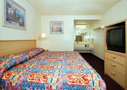 Austin Town Inn Austintown Værelse billede