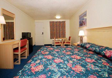 Austin Town Inn Austintown Værelse billede