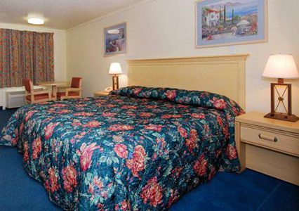 Austin Town Inn Austintown Værelse billede